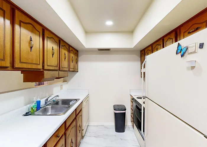 Mtn-view W/ Large Yard & Bbq In Sierra Vista!