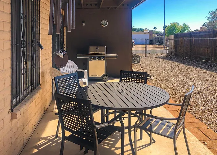 Holiday home Mtn-view W/ Large Yard & Bbq In Sierra Vista!
