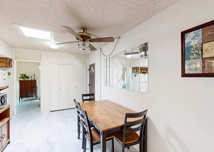 Holiday home Mtn-view W/ Large Yard & Bbq In Sierra Vista! *